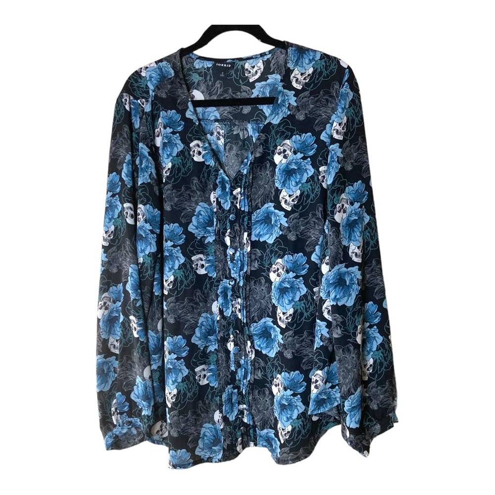 Torrid Blouse with flowers & Skulls Size 2 (Like size 18-20 or 2X)